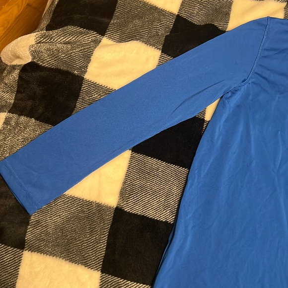 Adidas Climate Dry Long Sleeve Shirt. Size M (10/12) - Picture 11 of 13